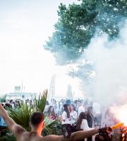 Οι Bad Bulls πήγαν παραλία και «σείστηκε» το Yolo beach bar!