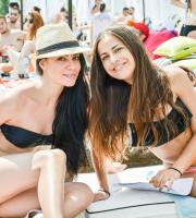 Σούπερ Grand Opening πάρτι στο "Ocean 6", στον Άη Γιώργη Μάκρης.