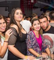 Ξέφρενο "One Night Stand" πάρτι στο Reina Club.