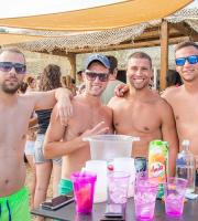 Πανικός στο "άχαστο" πάρτι με Chris Papa στο Yasu Beach Bar.