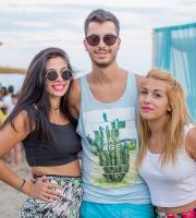 Πανικός στο "άχαστο" πάρτι με Chris Papa στο Yasu Beach Bar.