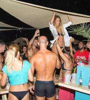 Δυνατό το τρίτο, και τελευταίο για τη σαιζόν, "άχαστο" πάρτυ του Chris Papa στο Yasu Beach Bar.