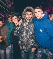 "ΤΣΙΚΟΝΟΠΕΜΠΤING" στον πεζόδρομο του ταχυδρομείου και η διασκέδαση στο ζενίθ