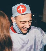 "ΤΣΙΚΟΝΟΠΕΜΠΤING" στον πεζόδρομο του ταχυδρομείου και η διασκέδαση στο ζενίθ