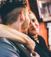 Το "Εναλλάξ" επέστρεψε όπως το γνωρίσαμε και το αγαπήσαμε