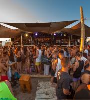 Όταν ο MR. Raoul K βρέθηκε στα decks του Ammo Ammo!