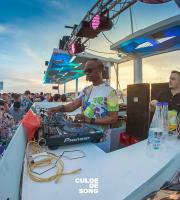 Φωτορεπορτάζ από το επικό πάρτυ με τον Culoe De Song στο Yacht Club