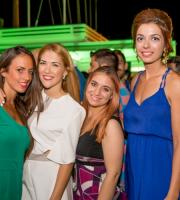 Yacht Club: Η απόλυτη rooftop διασκέδαση.