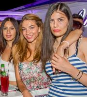 Όμορφες είναι οι Αυγουστιάτικες νύχτες στο Yacht Club.