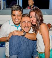 Ο άπαιχτος DJ Tsisma στα decks του Yacht Club.