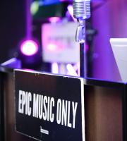 Super party στο SoHo για τα 10χρόνια λειτουργίας του OFF radio!