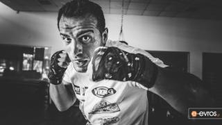 Who is Σωτήρης;