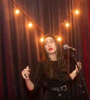 Η Evita μοίρασε... καρδούλες του Αγίου Βαλεντίνου, στο SoHo Absolutely Fabulous