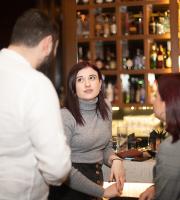 Η Evita μοίρασε... καρδούλες του Αγίου Βαλεντίνου, στο SoHo Absolutely Fabulous