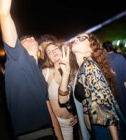 Ο LIVA K ξεσήκωσε το κοινό του Nama beach life experience!