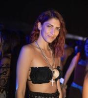 Ο μοναδικός Θοδωρής Φέρρης ξεσήκωσε τη παραλία του "Νãma Beach Life Experience"