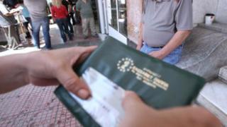 Τρίμηνη παράταση για τα βιβλιάρια ασθενείας των ασφαλισμένων του ΟΠΑΔ.