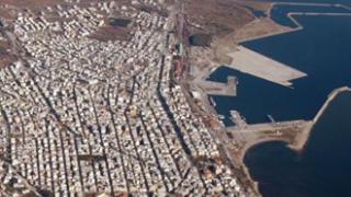 Εφτά μήνες χρειάστηκαν για να νομιμοποιηθεί ένα τοιχίο.