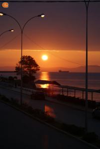 Στο βάθος η Αίνος την αυγή.