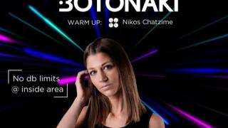 Η Kiki Botonaki σε μια δυναμική εμφάνιση στο ΝΟΑ της Αλεξανδρούπολης