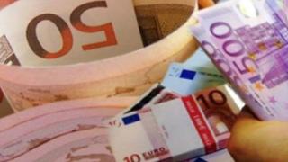 Δημόσιο: Σε μερική επιστροφή του 'δώρου Πάσχα' προσανατολίζεται η κυβέρνηση.