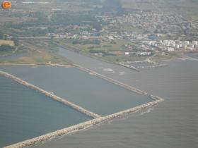 Η Ανατολική πλευρά του λιμανιού.