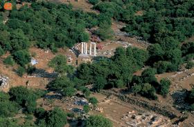Το Ιερό των Μεγάλων θεών από ψηλά.