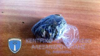 Πέντε συλλήψεις για κατοχή ναρκωτικών στο λιμάνι Αλεξ/πολης.