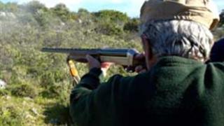 Πατέρας τραυμάτισε κατά λάθος το γιο του στο κυνήγι.