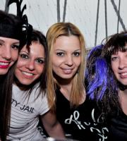 Kitsarela party και 'τα μυαλά στα κάγκελα' στο Cargo - The bar.