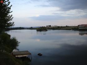 Ιδανικός χώρος για χαλάρωση.(λίμνη)