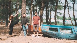 "Η 'Αγνωστη Μάνα": Το νέο βιντεοκλίπ των Greek Natural Videos σε πρώτη προβολή