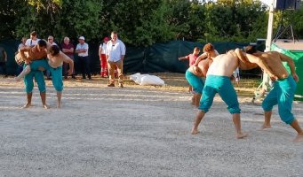 Αλεβίτικη πάλη με λάδι στη Ρούσσα Σουφλίου - Επτά αιώνες ζωντανής παράδοσης 