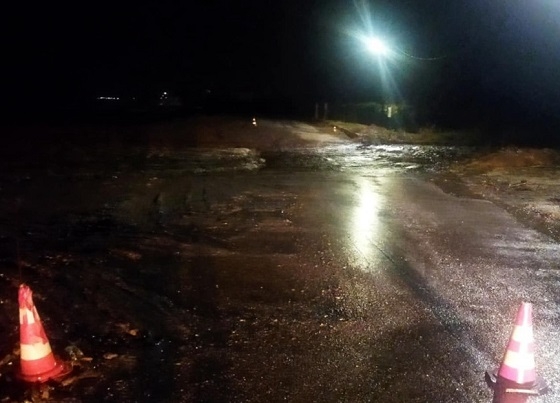 Διακόπηκε η κυκλοφορία στο παραλιακό μέτωπο Δικέλλων.