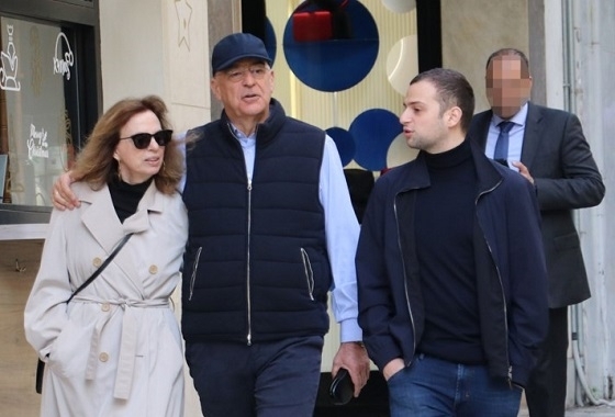 Χριστούγεννα στην Αλεξανδρούπολη για τον Υπουργό Άμυνας και επίτιμο δημότη της πόλης.