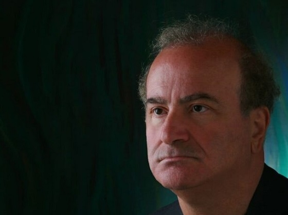 Το βιβλίο περιέχει μηνύματα που έγραψαν πολλοί άνθρωποι σε Ελλάδα και εξωτερικό, μετά το θάνατο του Μιχάλη Χαραλαμπίδη.