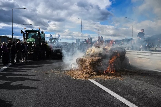 Πρώτες κλήσεις για τα μπλόκα και σε αγρότες από τον Έβρο.