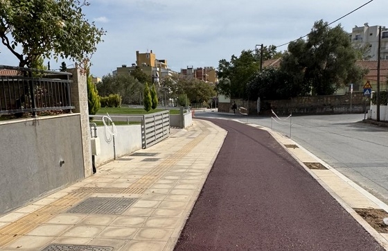 Προχωράει η ασφαλτόστρωση του νέου ποδηλατόδρομου στην οδό Κονδύλη της Αλεξανδρούπολης.