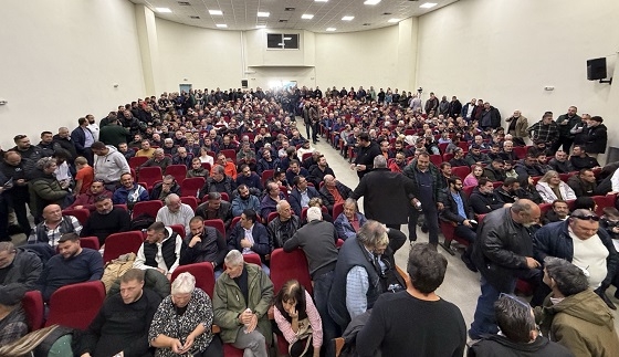 Μεγάλη συμμετοχή από αγρότες όλης της Ελλάδας στη συνάντηση της Λάρισας.