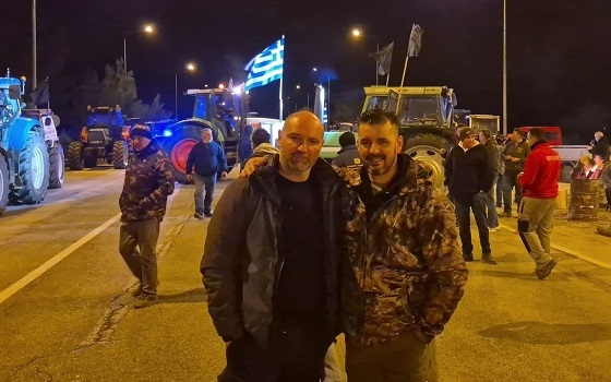 Ο βουλευτής Πάρης Παπαδάκης στο μπλόκο των Καστανεών.