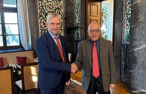 Ο κύριος Δημοσχάκης με τον νέο Πρόεδρο της Βουλής, Νικήτα Κακλαμάνη.