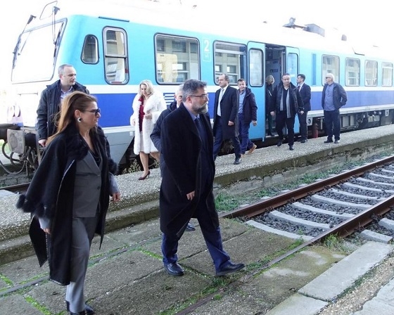 Ο Υφυπουργός Υποδομών πήγε με το τρένο στο Ορμένιο και προκάλεσε αντίδραση και από το ΠΑΣΟΚ