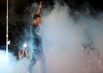 Πήρε φωτιά το stage την Δευτέρα με τον Stan.