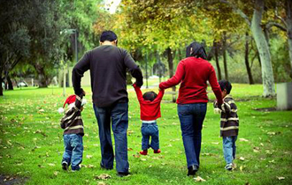 250 οικογένειες στην Αλεξανδρούπολη λαμβάνουν 6 φορές το χρόνο επίδομα τρίτου παιδιού.