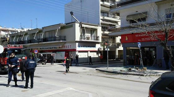  Από την πυρκαγιά τραυματίστηκε ελαφρά μία 25χρονη.