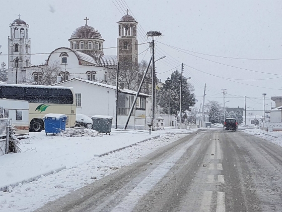 Συνεχίζεται η επέλαση του χιονιά σε όλο τον Έβρο (φωτο + video)