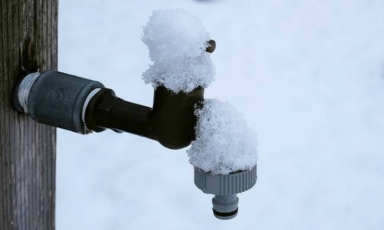 Τι να κάνετε για να να μην παγώσουν οι σωληνώσεις του σπιτιού