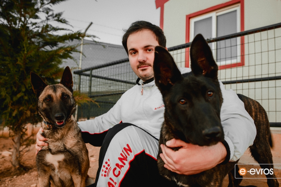 Who is Κώστας;