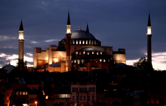 ΥΠΕΞ: Απαράδεκτη πρόκληση η ανάγνωση του Κορανίου στην Αγία Σοφία