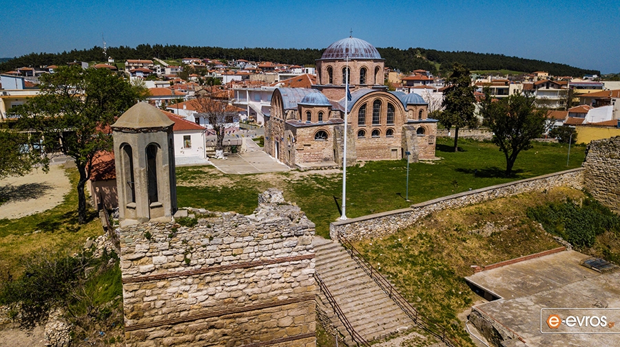 Ελ.Αρβελέρ: «Ο τάφος του Αυτοκράτορα Ισαακίου βρίσκεται στις Φέρες – κάντε ανασκαφές»